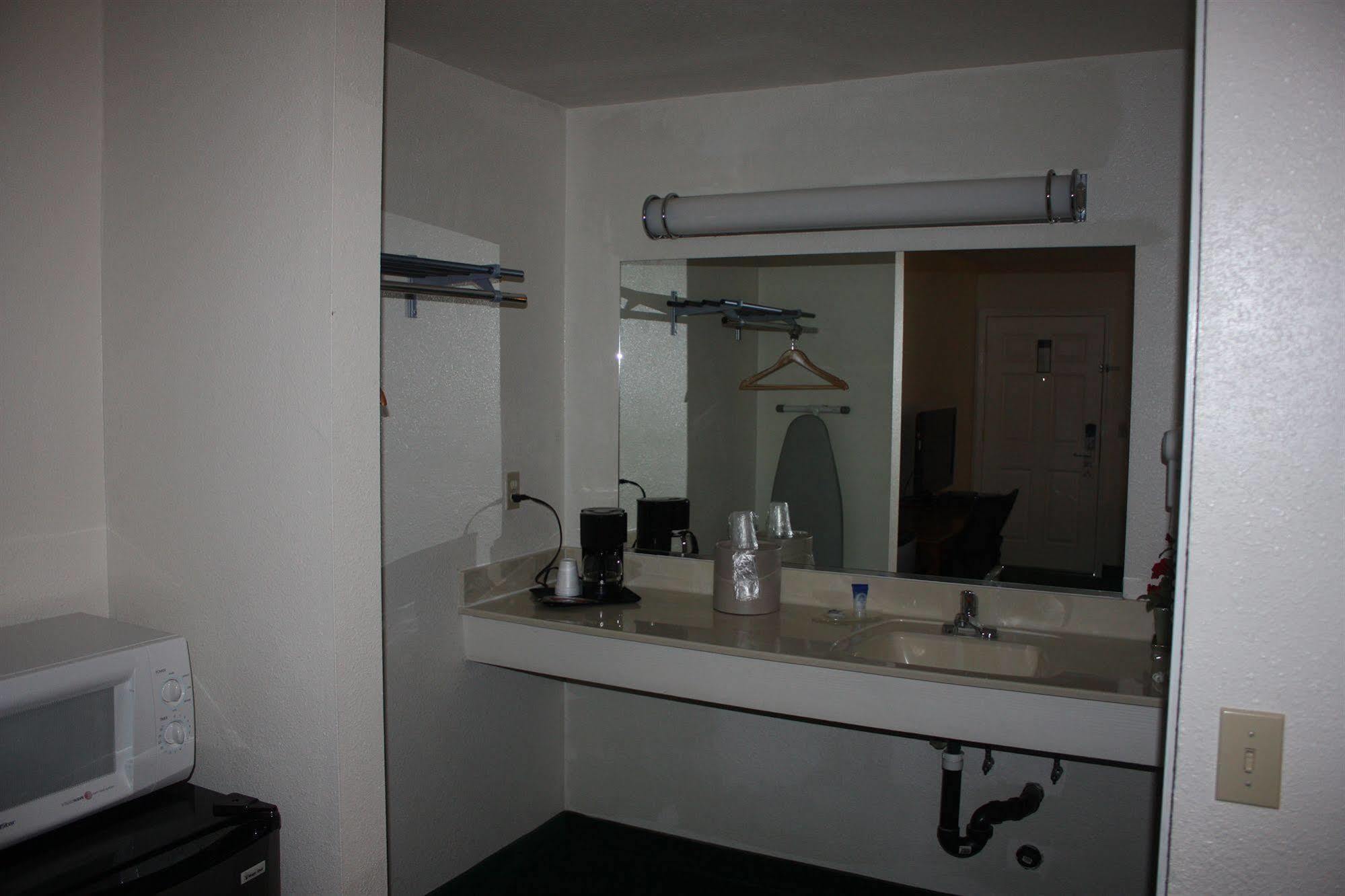 Value Inn & Suites Redding Ngoại thất bức ảnh